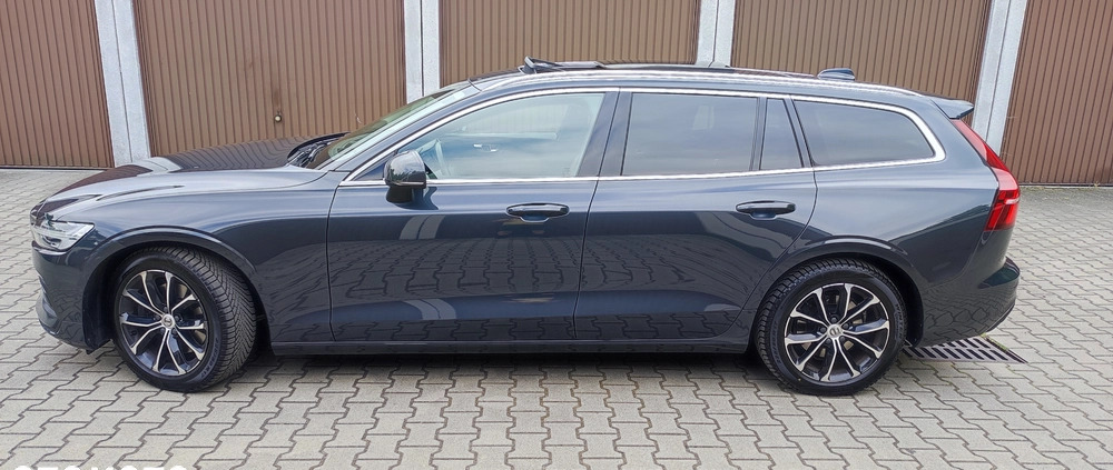 Volvo V60 cena 99900 przebieg: 138399, rok produkcji 2020 z Kraków małe 596